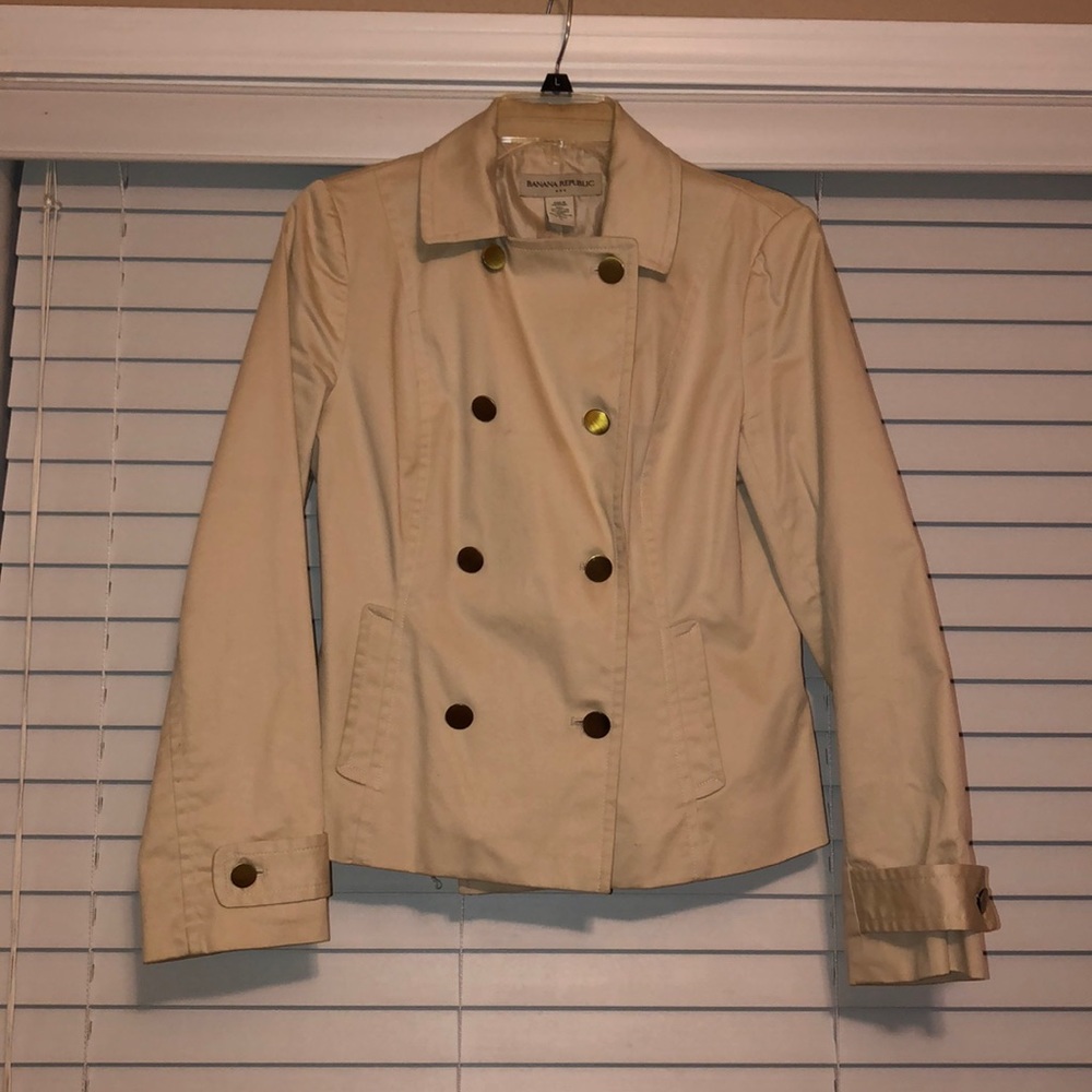 Banana Republic light khaki peacoat
